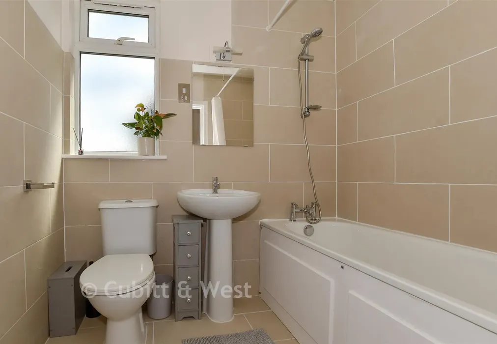Bedroom - Nutfield Road, Redhill, Surrey - Wards of Kent