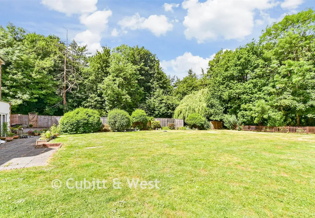 Bedroom - Nutfield Road, Redhill, Surrey - Wards of Kent
