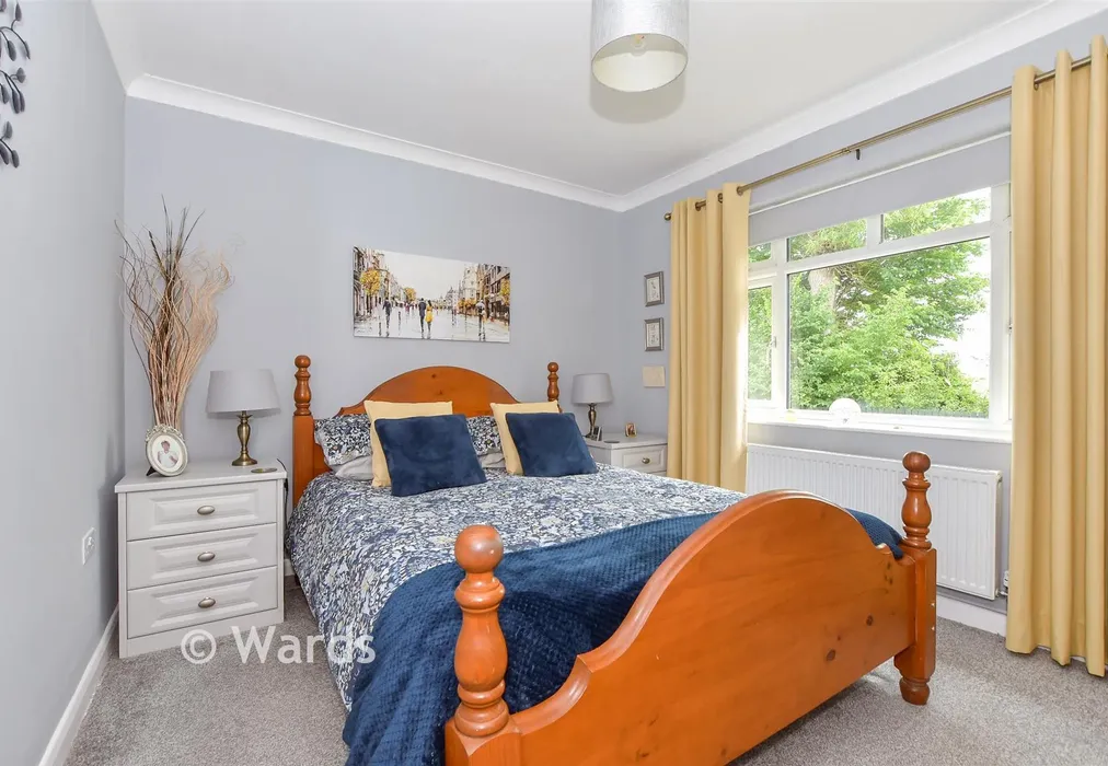 Bedroom 1 - Snave, Ashford, Kent - Wards of Kent