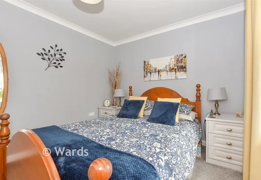 Bedroom 1 - Snave, Ashford, Kent - Wards of Kent