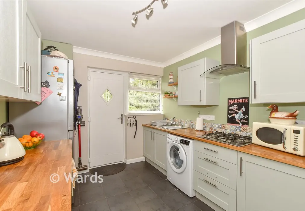 Kitchen - Snave, Ashford, Kent - Wards of Kent