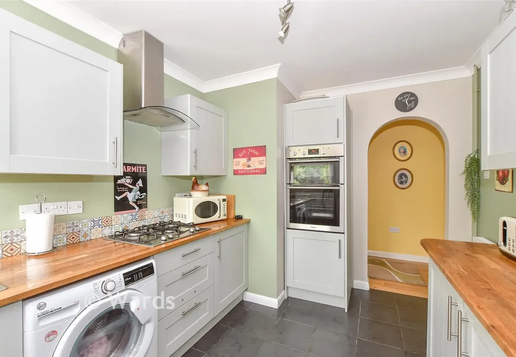 Kitchen - Snave, Ashford, Kent - Wards of Kent