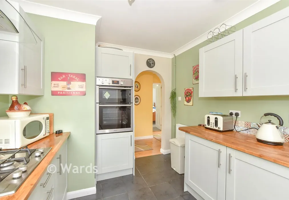 Kitchen - Snave, Ashford, Kent - Wards of Kent