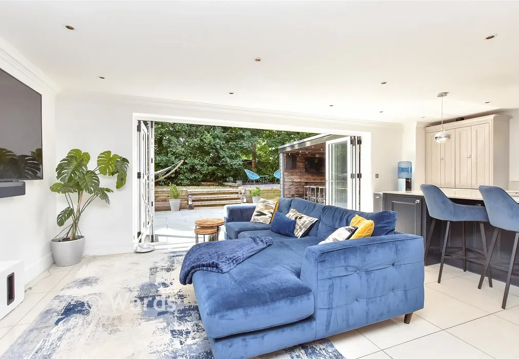 Kitchen/Breakfast Room - Orwell Spike, West Malling, Kent - Wards of Kent