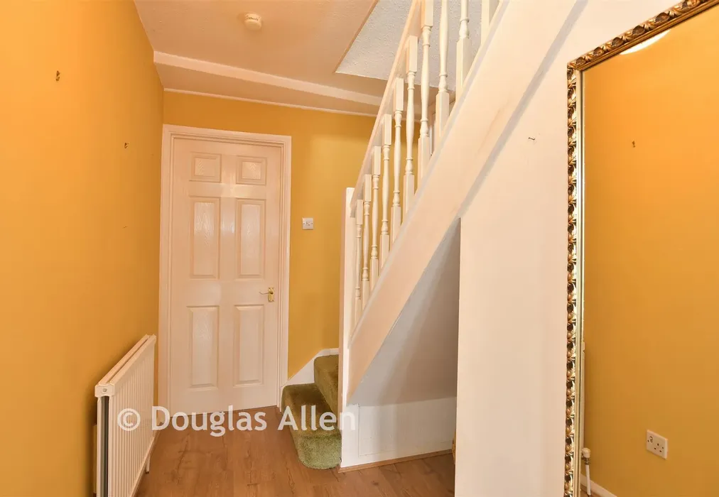 Hallway - Pancroft, Abridge, Essex - Wards of Kent