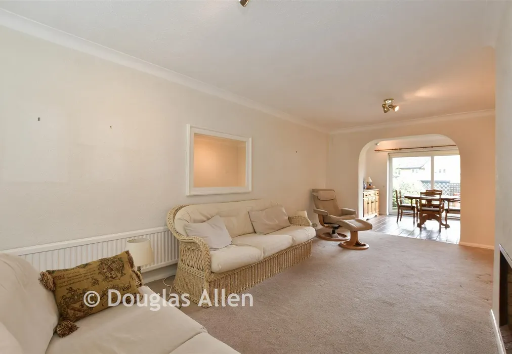 Lounge - Pancroft, Abridge, Essex - Wards of Kent