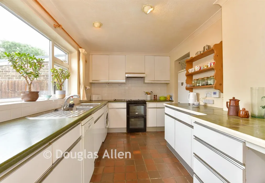 Kitchen - Pancroft, Abridge, Essex - Wards of Kent