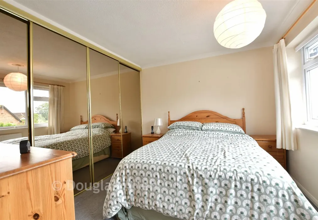 Bedroom 1 - Pancroft, Abridge, Essex - Wards of Kent