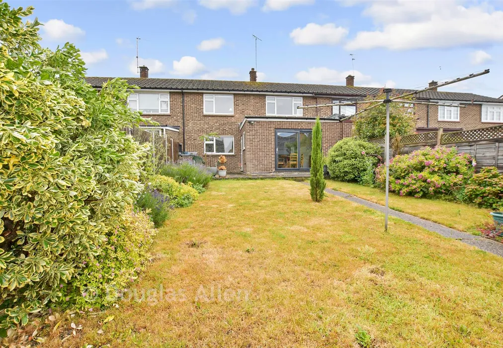 Rear Garden - Pancroft, Abridge, Essex - Wards of Kent