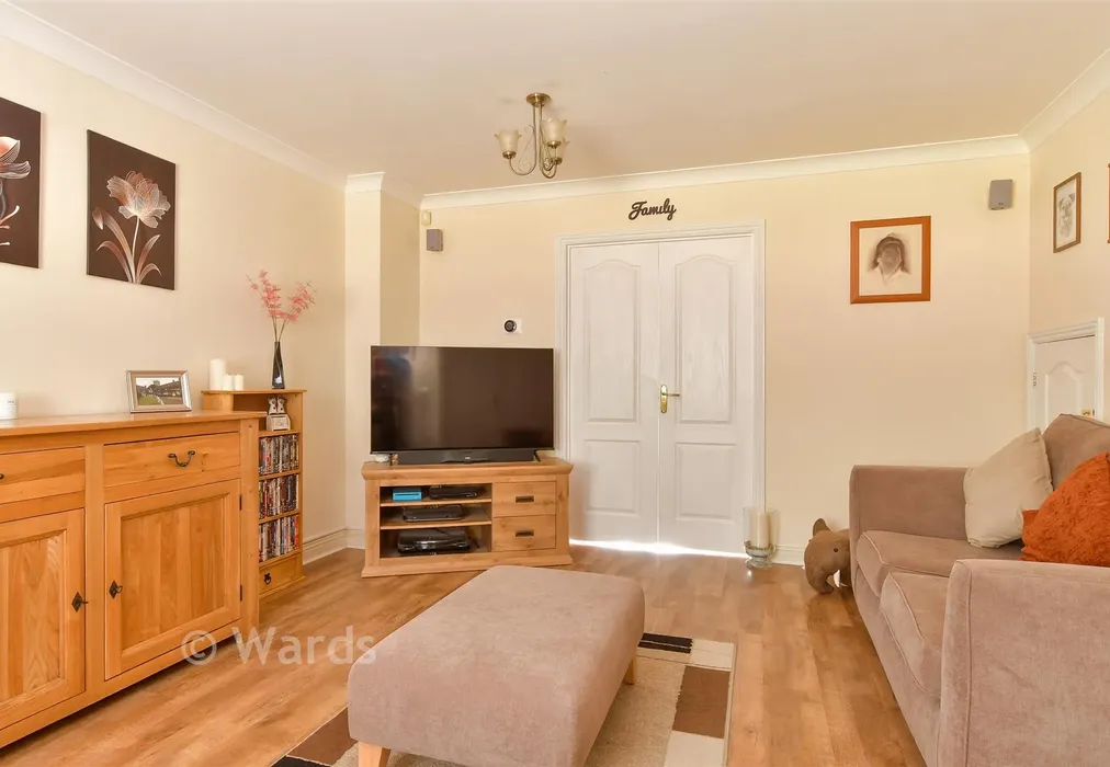 Lounge - Ferry Lane, Wouldham, Rochester, Kent - Wards of Kent