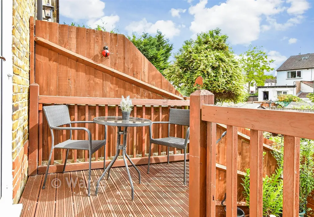 External Lifestyle Photograph - Ferry Lane, Wouldham, Rochester, Kent - Wards of Kent