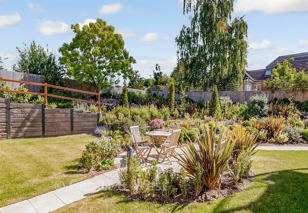Communal Gardens - Colebrooke Lodge, Prices Lane, Reigate, Surrey - Wards of Kent