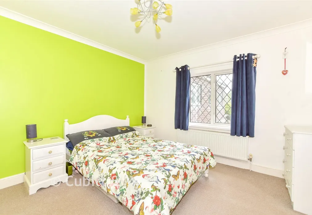 Bedroom 1 - Shripney Road, Shripney, West Sussex - Wards of Kent