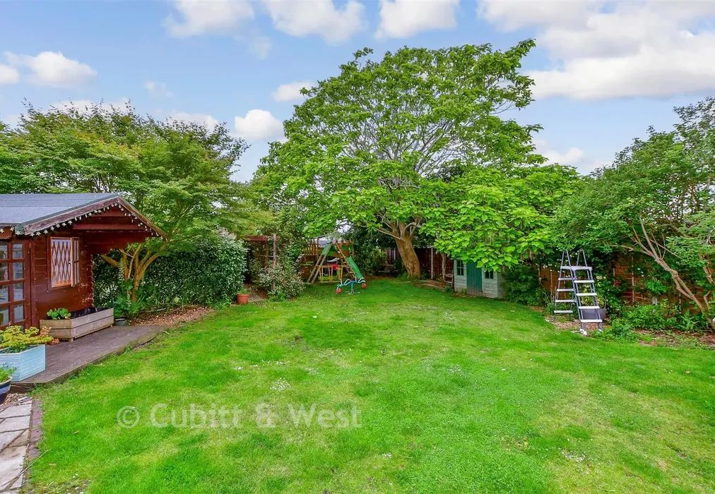 Rear Garden - Shripney Road, Shripney, West Sussex - Wards of Kent
