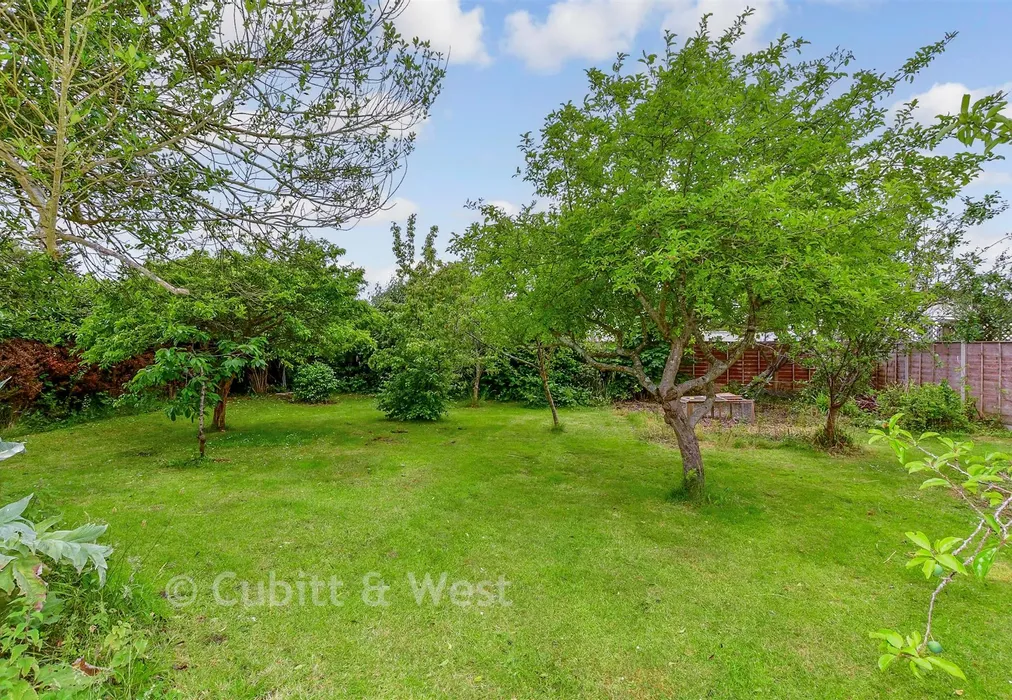Rear Garden - Shripney Road, Shripney, West Sussex - Wards of Kent