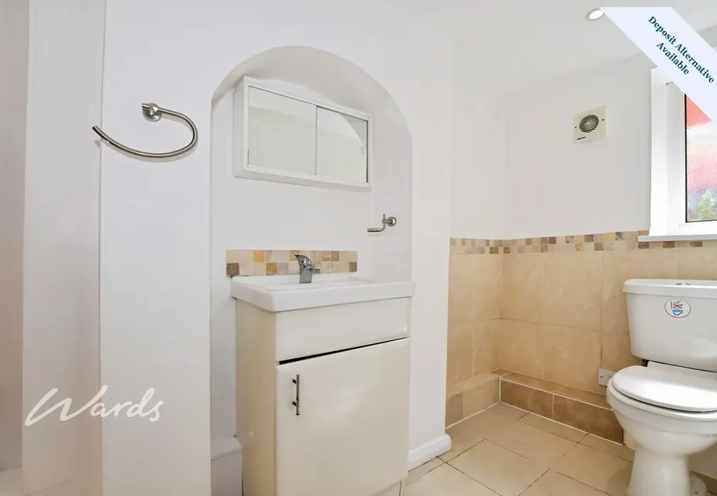 Bathroom - Bower Place Maidstone ME16 - Wards of Kent