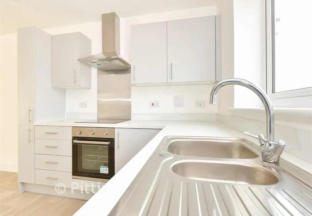 Kitchen Lifestyle - Acorn Avenue, Newport, Isle of Wight - Wards of Kent