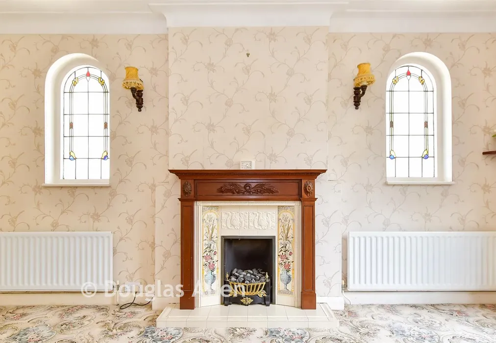 Internal Lifestyle Photograph - Lake Rise, Romford, Essex - Wards of Kent