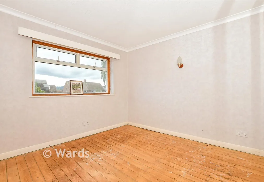 Bedroom 1 - The Avenue, Greenacres, Aylesford, Kent - Wards of Kent