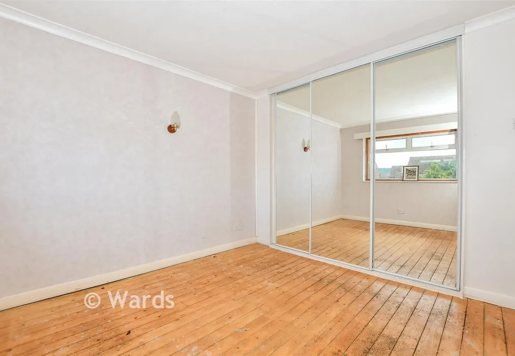 Bedroom 1 - The Avenue, Greenacres, Aylesford, Kent - Wards of Kent
