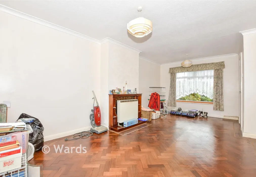 Lounge/Diner - The Avenue, Greenacres, Aylesford, Kent - Wards of Kent