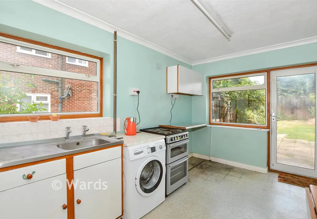 Kitchen - The Avenue, Greenacres, Aylesford, Kent - Wards of Kent