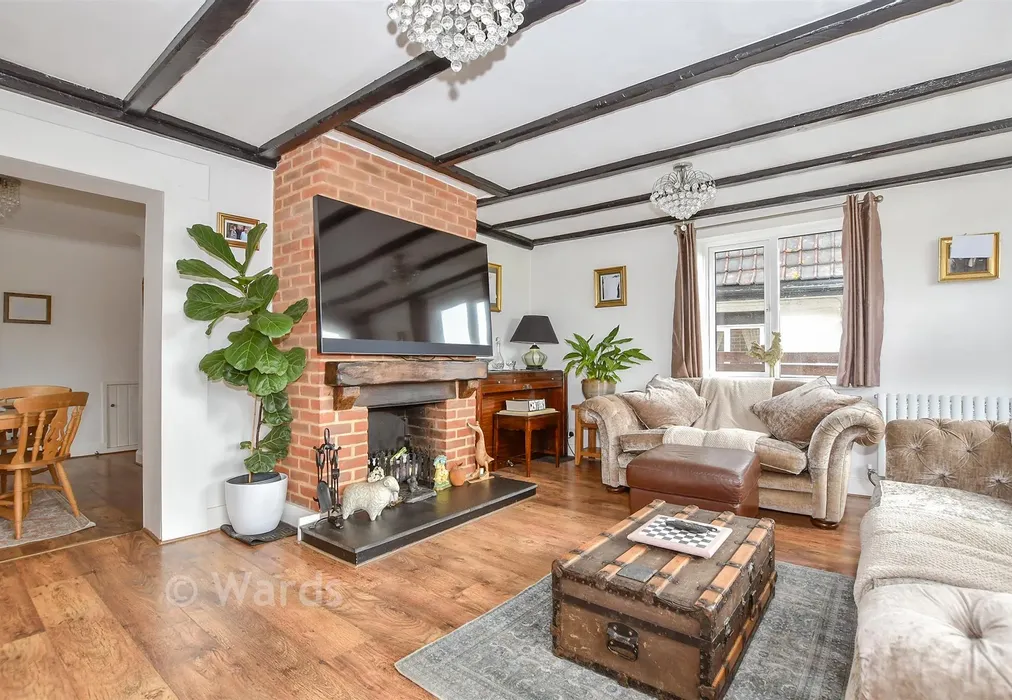 Lounge - Pilgrims Road, Halling, Rochester, Kent - Wards of Kent