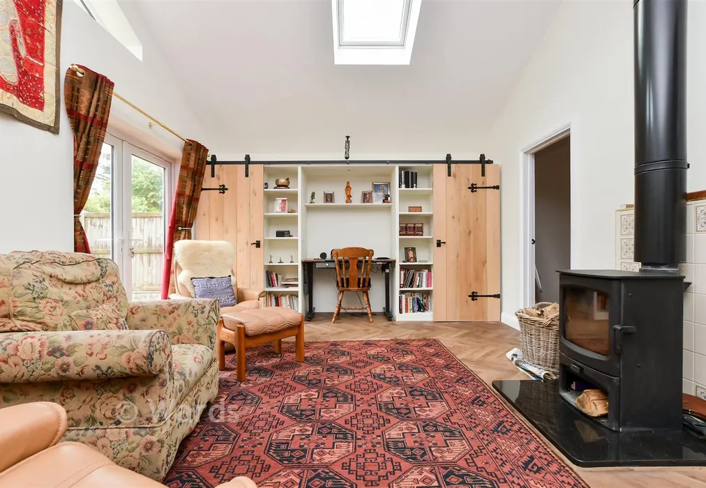Lounge - St. Michael's Avenue, Margate, Kent - Wards of Kent