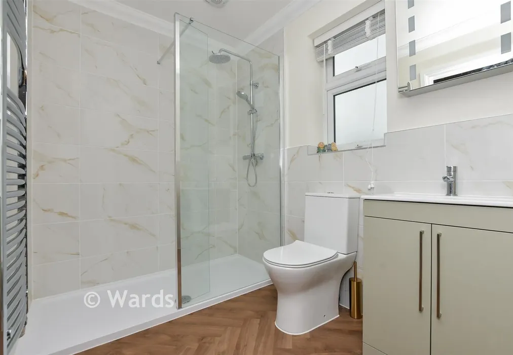 En-Suite Shower Room - St. Michael's Avenue, Margate, Kent - Wards of Kent