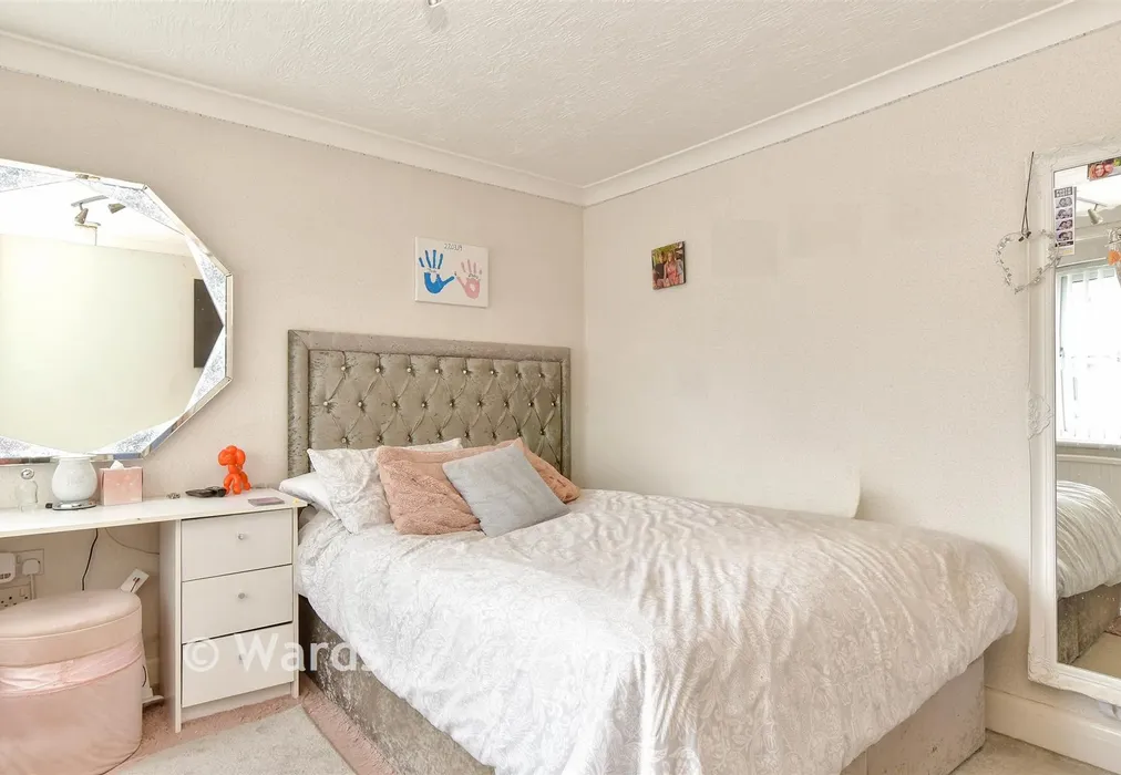 Bedroom 3 - Southsea Avenue, Minster-On-Sea, Sheerness, Kent - Wards of Kent