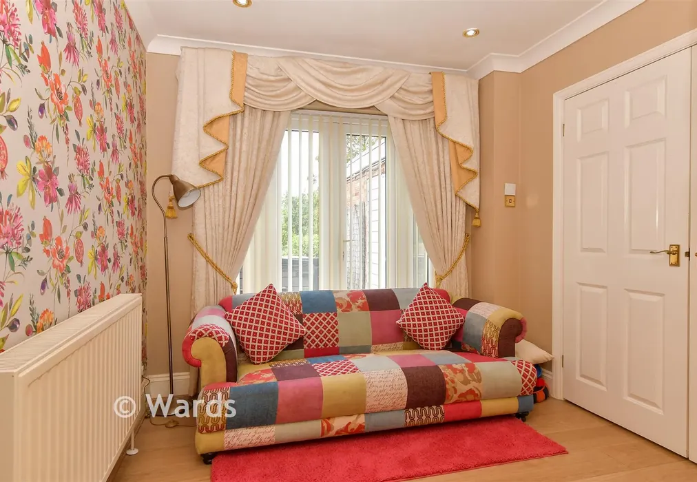 Sitting Room - Southsea Avenue, Minster-On-Sea, Sheerness, Kent - Wards of Kent