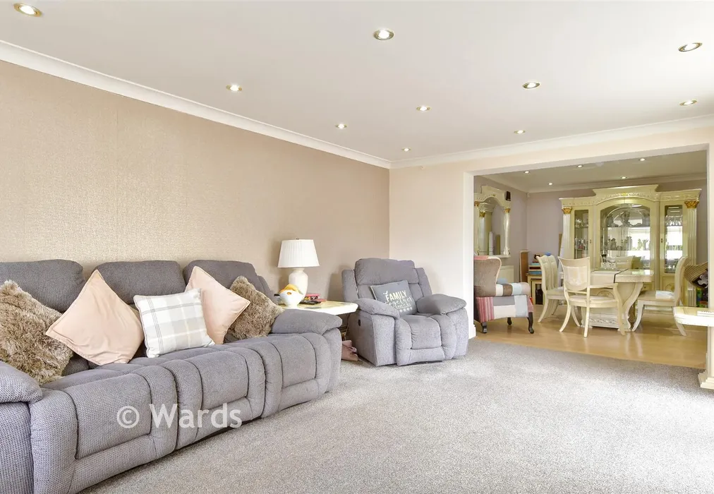 Lounge - Southsea Avenue, Minster-On-Sea, Sheerness, Kent - Wards of Kent