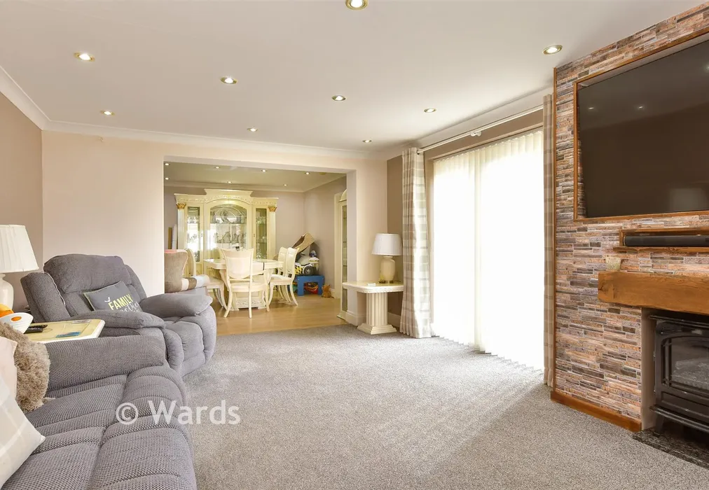 Lounge - Southsea Avenue, Minster-On-Sea, Sheerness, Kent - Wards of Kent