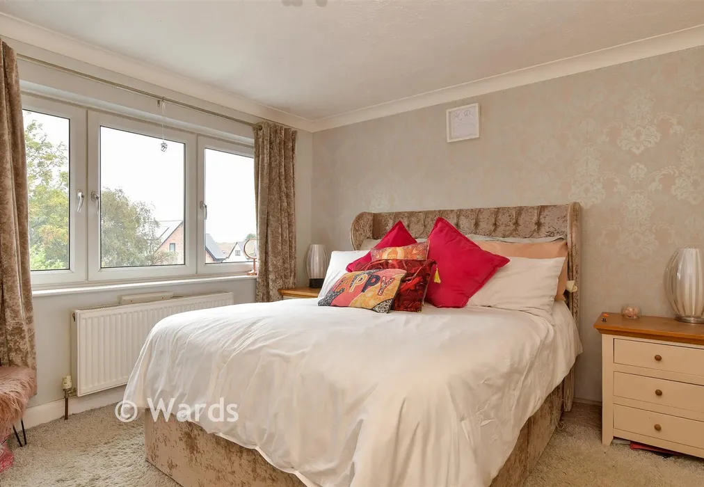 Bedroom 1 - Southsea Avenue, Minster-On-Sea, Sheerness, Kent - Wards of Kent