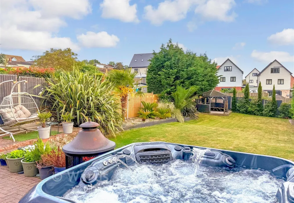 Rear Garden - Southsea Avenue, Minster-On-Sea, Sheerness, Kent - Wards of Kent
