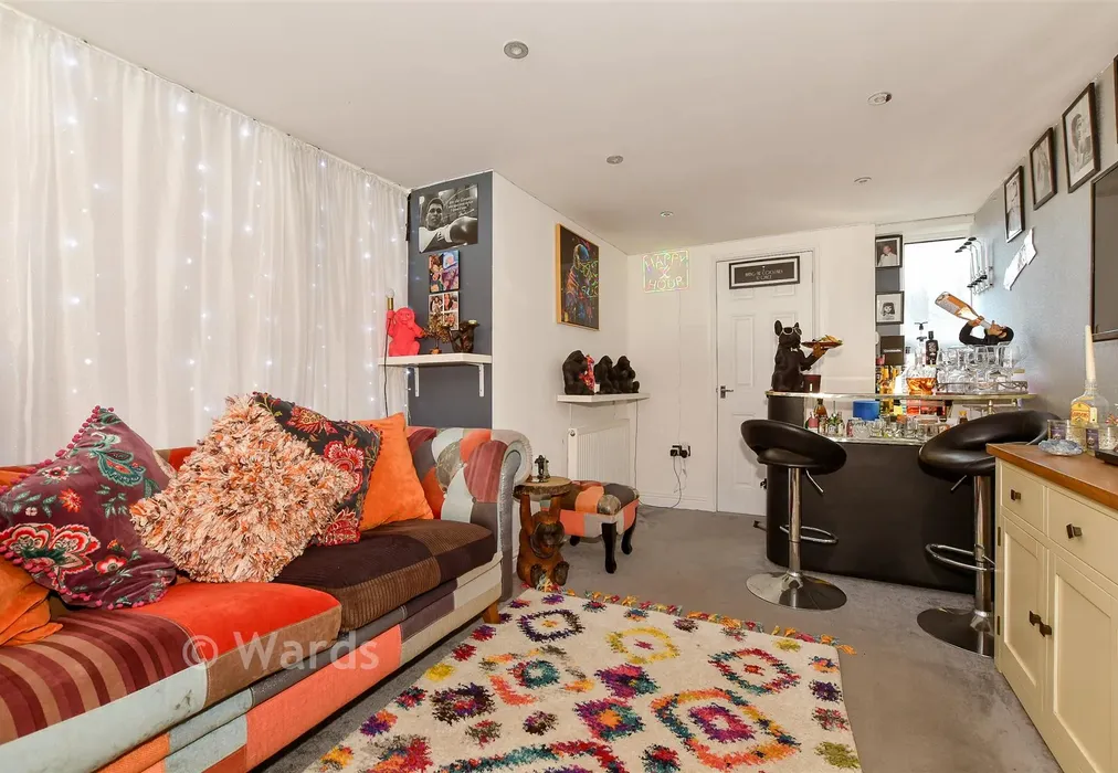Bar Area - Southsea Avenue, Minster-On-Sea, Sheerness, Kent - Wards of Kent