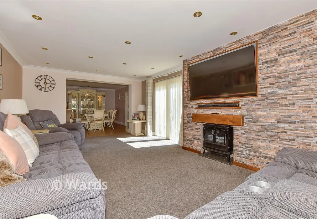 Lounge - Southsea Avenue, Minster-On-Sea, Sheerness, Kent - Wards of Kent