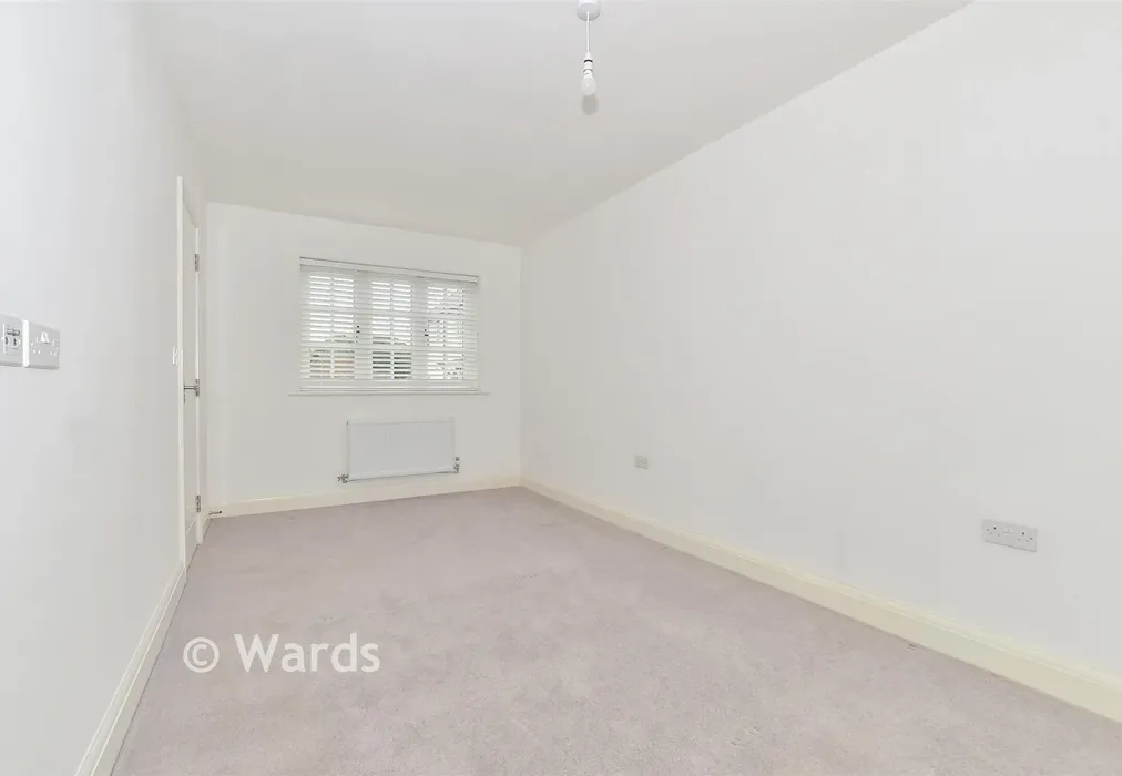 Bedroom 1 - Three Fields Road, Tenterden, Kent - Wards of Kent