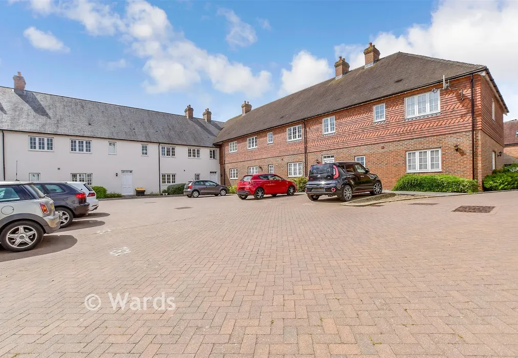 Driveway/Parking - Three Fields Road, Tenterden, Kent - Wards of Kent