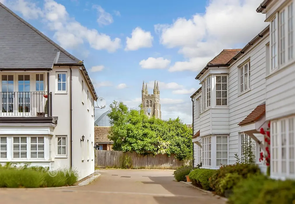 External Lifestyle Photograph - Three Fields Road, Tenterden, Kent - Wards of Kent