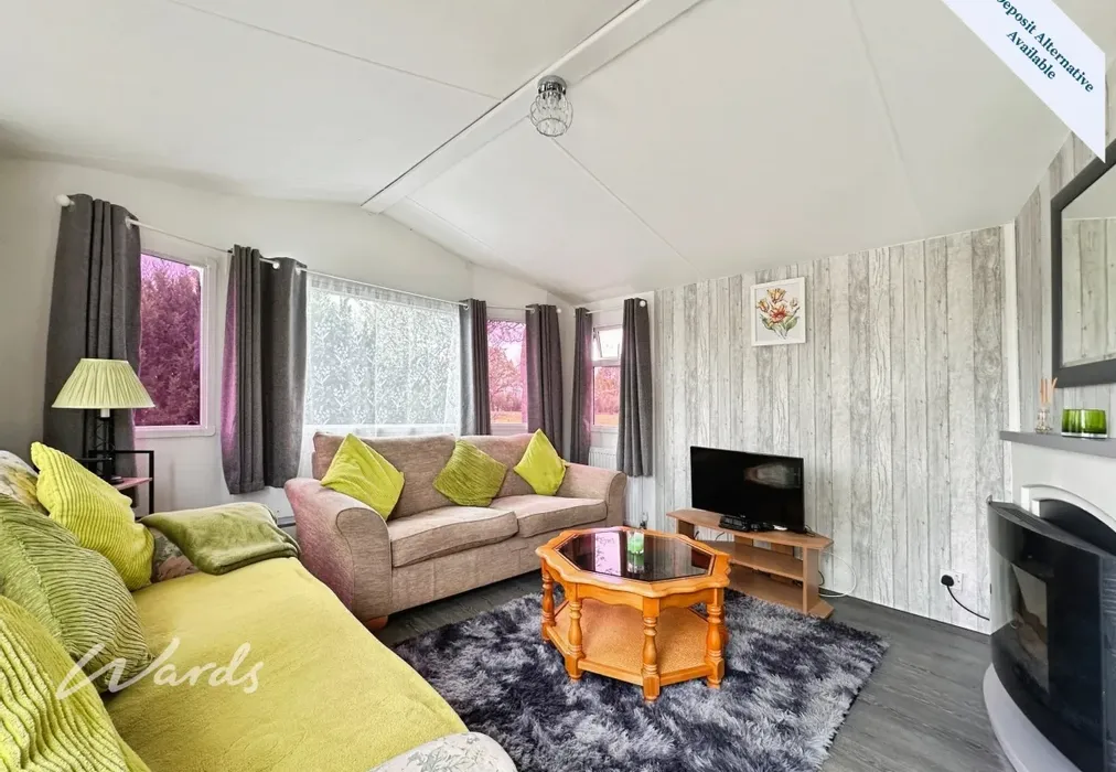 Living Area - Smarden Road Ashford TN27 - Wards of Kent