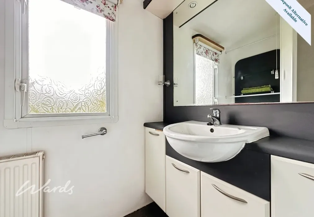 En Suite - Smarden Road Ashford TN27 - Wards of Kent
