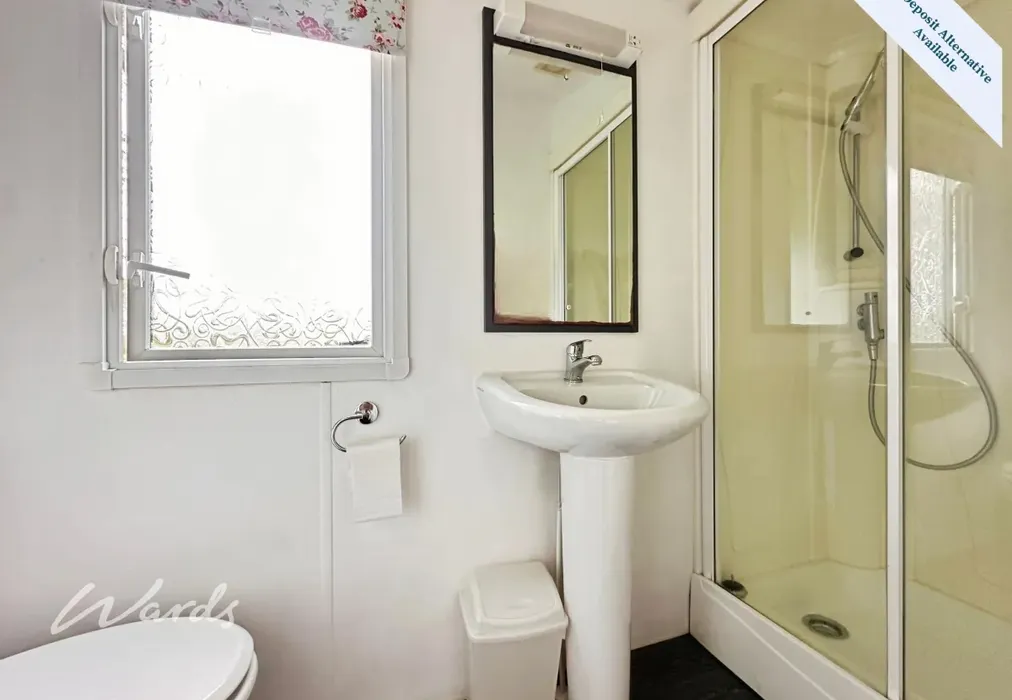 Bathroom - Smarden Road Ashford TN27 - Wards of Kent