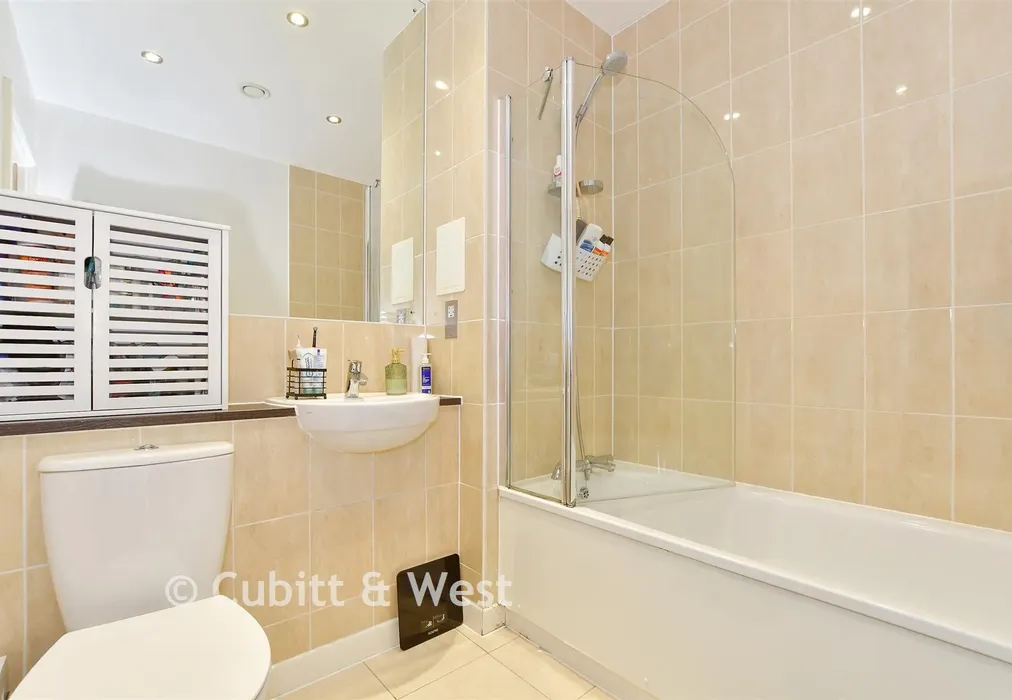 Bathroom - Russells Crescent, Horley, Surrey - Wards of Kent