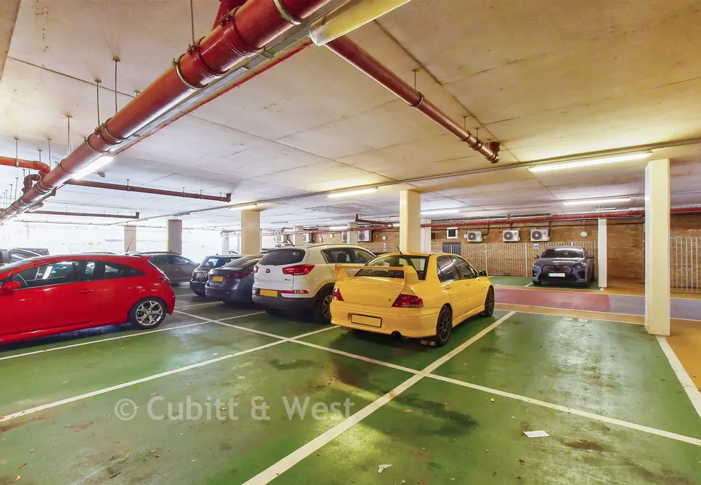 Driveway/Parking - Russells Crescent, Horley, Surrey - Wards of Kent