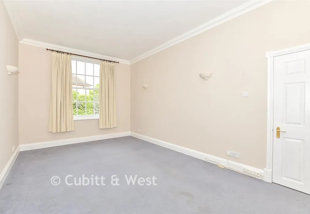 Sitting Room - Aldingbourne Drive, Crockerhill, West Sussex - Wards of Kent