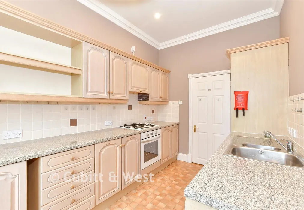 Kitchen - Aldingbourne Drive, Crockerhill, West Sussex - Wards of Kent