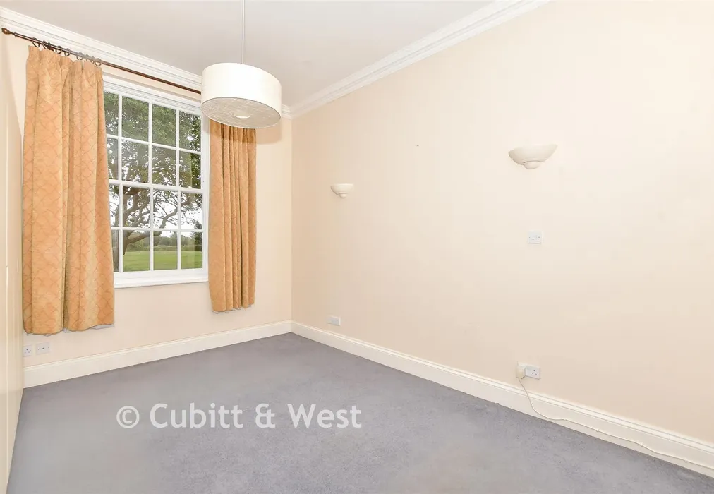 Bedroom 1 - Aldingbourne Drive, Crockerhill, West Sussex - Wards of Kent