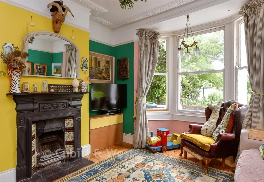 Lounge - Cleveland Road, Brighton, East Sussex - Wards of Kent