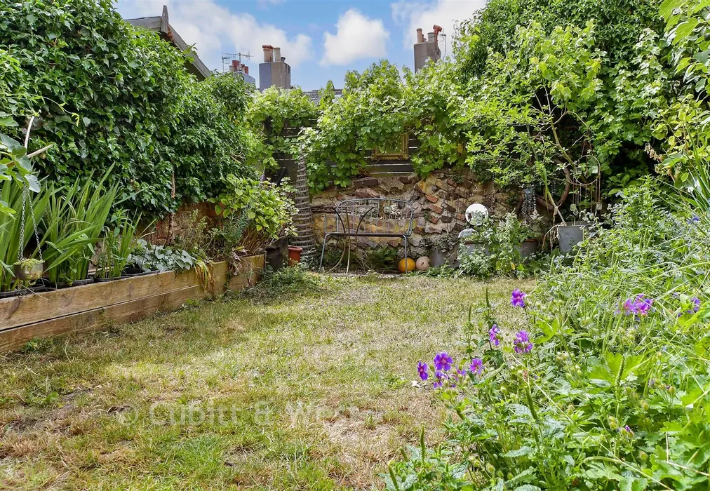 Rear Garden - Cleveland Road, Brighton, East Sussex - Wards of Kent